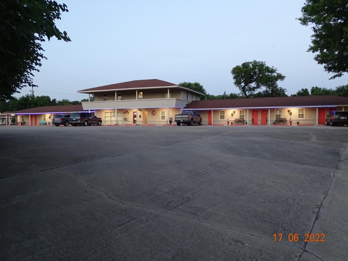 Best Budget Inn Carthage Exterior photo