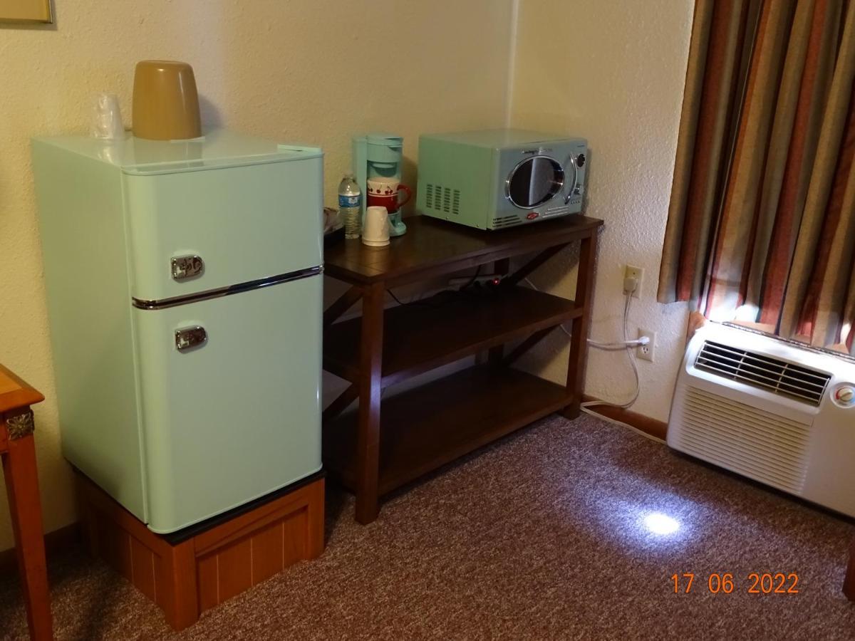 Best Budget Inn Carthage Exterior photo
