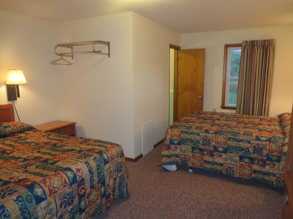 Best Budget Inn Carthage Room photo